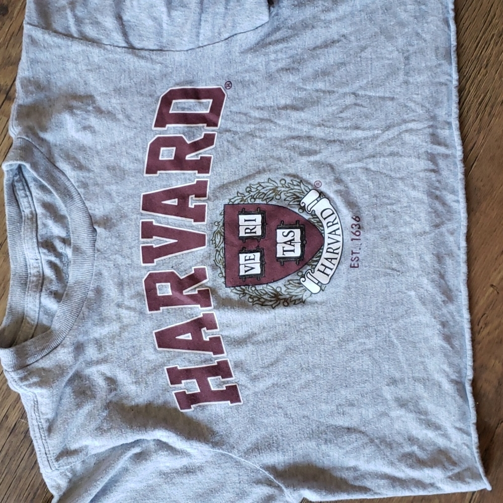 cute, soft & comfy harvard crop